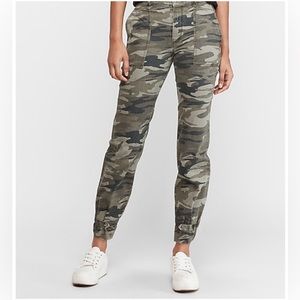 High Rise Cropped Straight Camo Pant